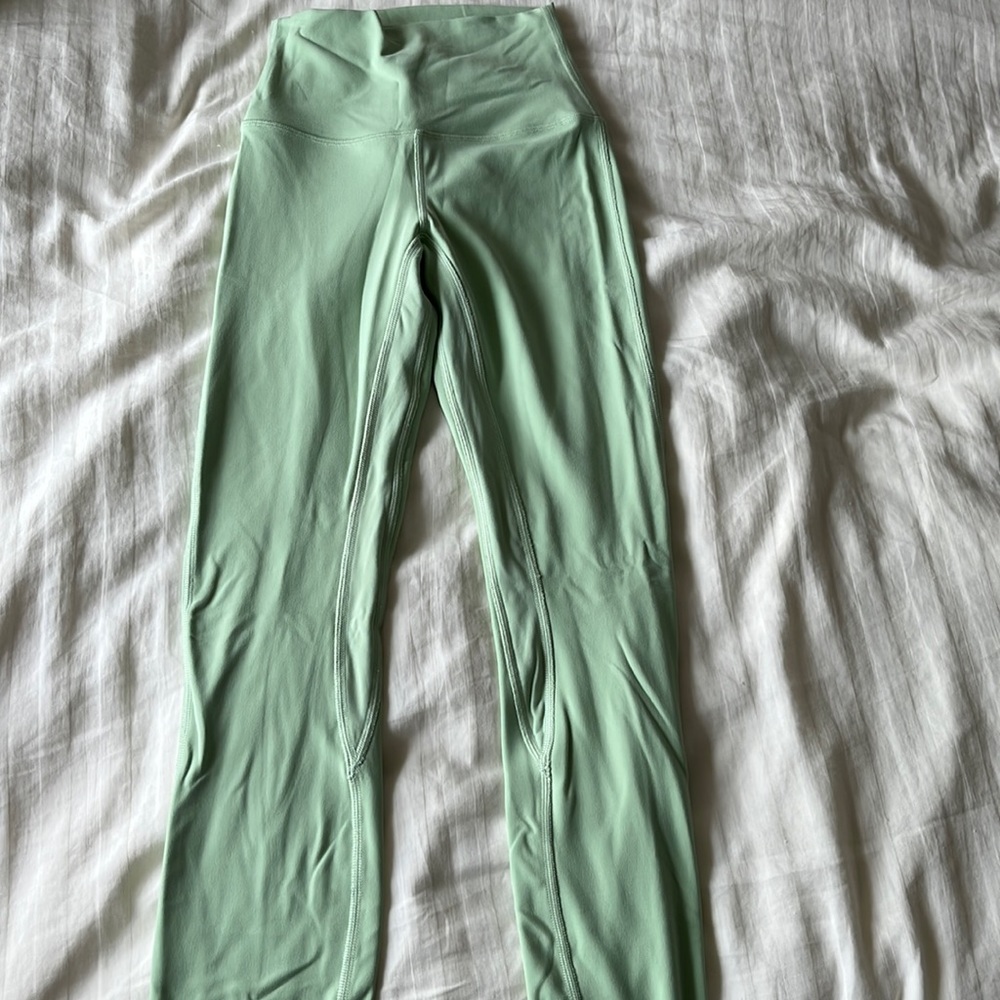 Women’s mint lululemon align leggings 28’ size 2